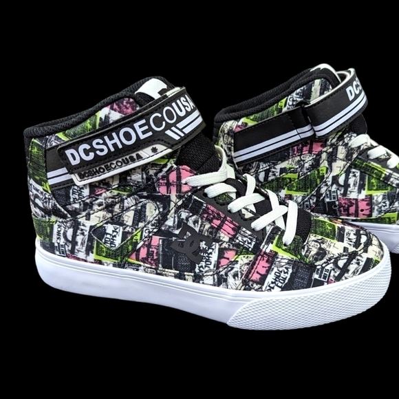 New DC Kids Trainers Boys High Tops DC Sneakers Grafitti Multicolor DC High Tops - Picture 2 of 12